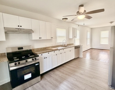 48 Vine Street - Photo Thumbnail 7