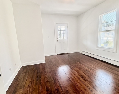 48 Vine Street - Photo Thumbnail 1