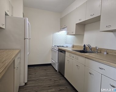 30 Woodland Street - Photo Thumbnail 3