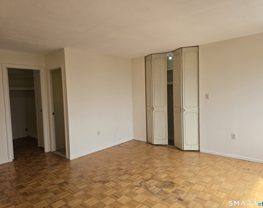 30 Woodland Street - Photo Thumbnail 9