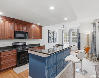 7 Bridlewood Lane - Photo Thumbnail 14