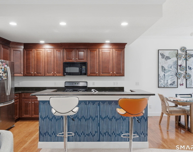7 Bridlewood Lane - Photo Thumbnail 10