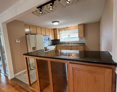 23 Mead Street - Photo Thumbnail 17