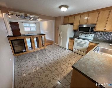 23 Mead Street - Photo Thumbnail 16