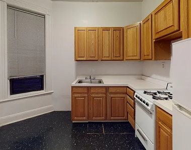 315 East 93rd Street - Photo Thumbnail 2