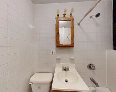 315 East 93rd Street - Photo Thumbnail 3