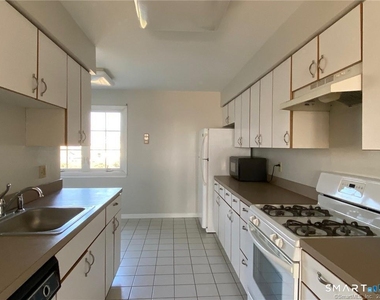 560 Silver Sands Road - Photo Thumbnail 12