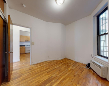 East 90th Street - Photo Thumbnail 11