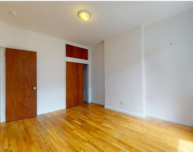 East 90th Street - Photo Thumbnail 10