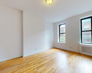 East 90th Street - Photo Thumbnail 9