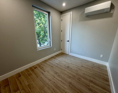 809 Midwood street - Photo Thumbnail 4