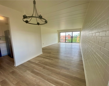 53 Academy Avenue - Photo Thumbnail 3