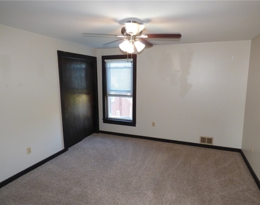2709 Middletown Rd - Photo Thumbnail 8