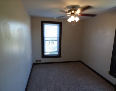 2709 Middletown Rd - Photo Thumbnail 13