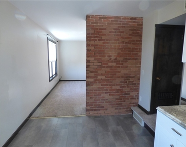 2709 Middletown Rd - Photo Thumbnail 4