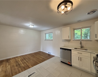 401 Cyra Dr - Photo Thumbnail 16