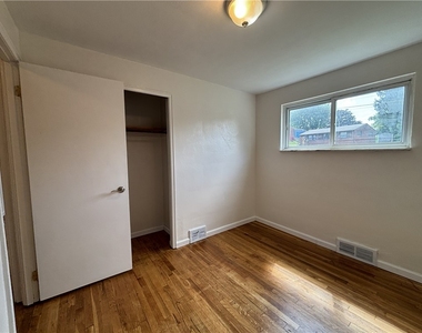 401 Cyra Dr - Photo Thumbnail 20