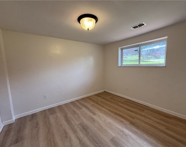 401 Cyra Dr - Photo Thumbnail 41