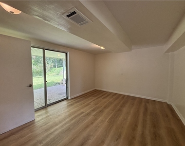 401 Cyra Dr - Photo Thumbnail 34