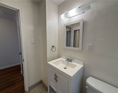 401 Cyra Dr - Photo Thumbnail 33