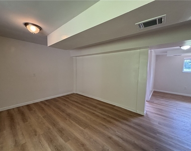 401 Cyra Dr - Photo Thumbnail 38
