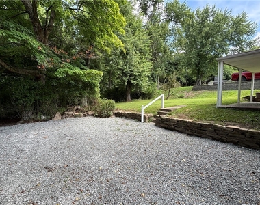 401 Cyra Dr - Photo Thumbnail 4