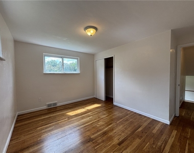 401 Cyra Dr - Photo Thumbnail 23