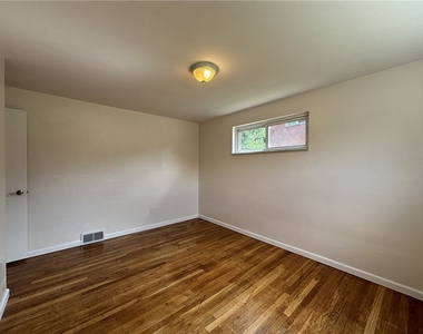 401 Cyra Dr - Photo Thumbnail 25