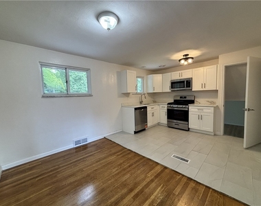 401 Cyra Dr - Photo Thumbnail 13