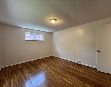 401 Cyra Dr - Photo Thumbnail 28
