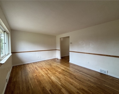 401 Cyra Dr - Photo Thumbnail 9