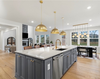 120 Curtis Drive - Photo Thumbnail 17