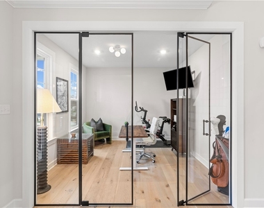 120 Curtis Drive - Photo Thumbnail 5