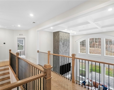 120 Curtis Drive - Photo Thumbnail 12