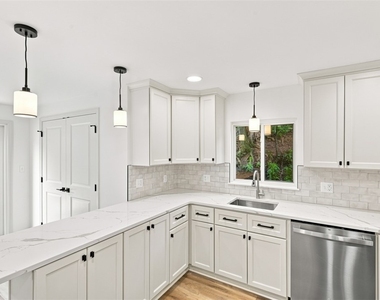 95 Southern Ave - Photo Thumbnail 22