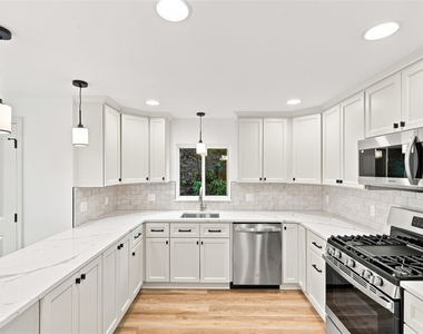 95 Southern Ave - Photo Thumbnail 21