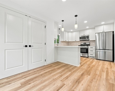 95 Southern Ave - Photo Thumbnail 18