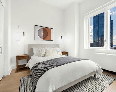 180 Ashland Place - Photo Thumbnail 1