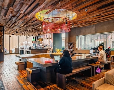 123 Melrose Street - Photo Thumbnail 16
