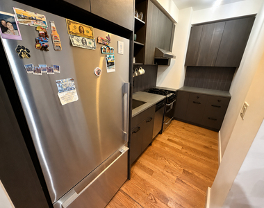 123 Melrose Street - Photo Thumbnail 2