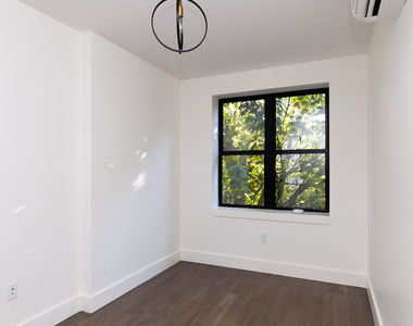 828 St Johns Place - Photo Thumbnail 7