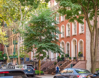 222 East 89th Street - Photo Thumbnail 5