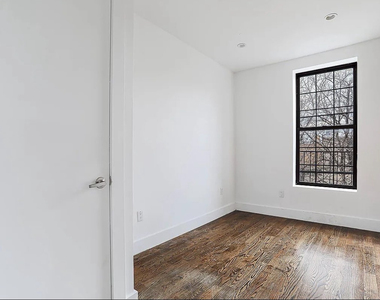 558 Kosciuszko Street - Photo Thumbnail 5