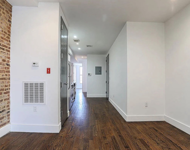558 Kosciuszko Street - Photo Thumbnail 6