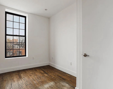 558 Kosciuszko Street - Photo Thumbnail 3