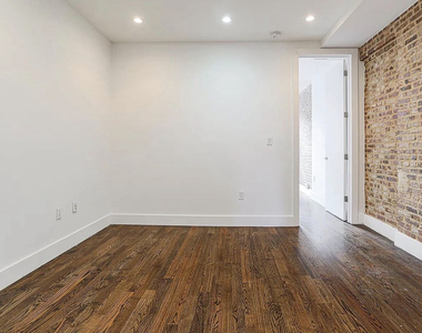 558 Kosciuszko Street - Photo Thumbnail 7