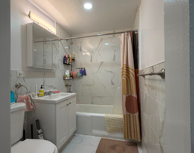 50 West 34th Street - Photo Thumbnail 3