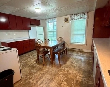 41 Maple Avenue - Photo Thumbnail 4