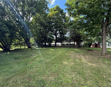 145 W Seneca Street - Photo Thumbnail 16
