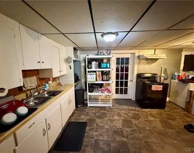 145 W Seneca Street - Photo Thumbnail 10